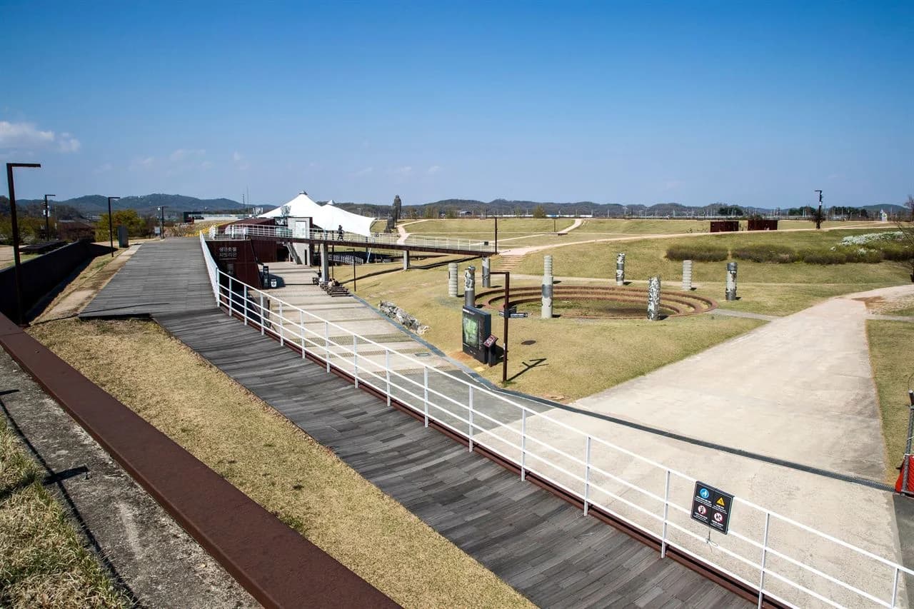 Imjingak public visitor area, separate from the controlled DMZ tour route (2021-04)