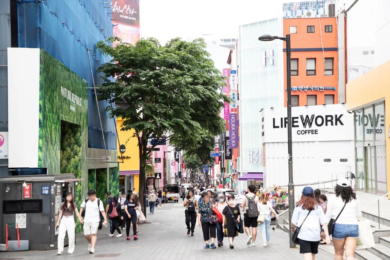 ソウル・明洞の商店街 (2023-05)